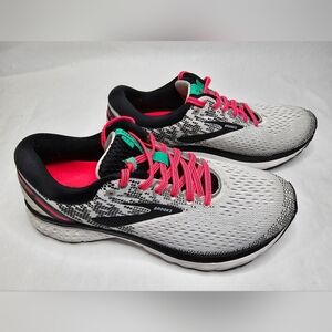 Brooks Ghost 11 Running Shoes White Black Pink Comfort Womens Size 9 B